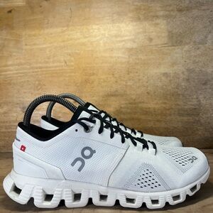 On Cloud X LIGHTWEIGHT REFLECTIVE Womens Size 7.5 Running Shoes Sneakers White